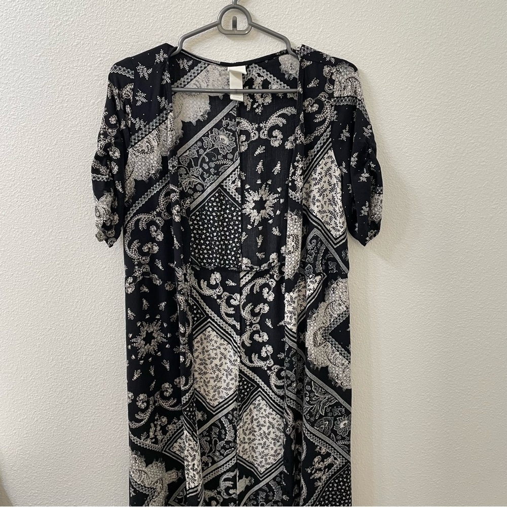 H&M cardigan tribal print black white size 2